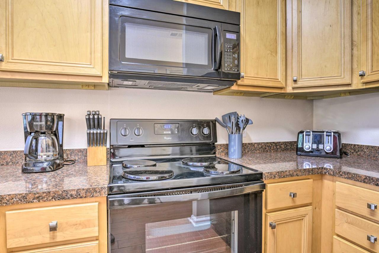 First-floor Myrtle With Pool Access! *