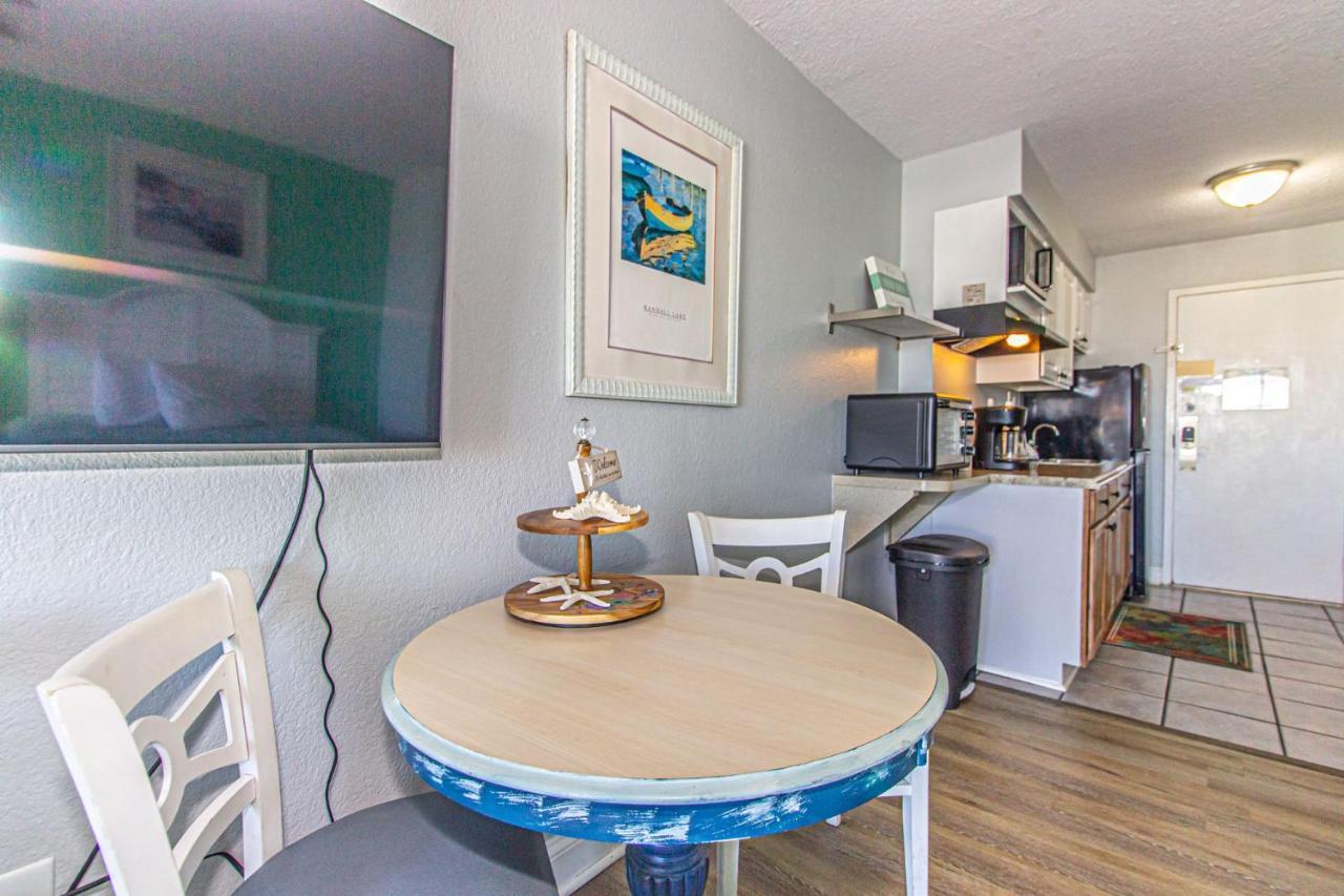 Apartment Top Floor With Incredible Views! Sea Mist 51604 - 2 Queen Beds And Kitchenette! Myrtle Beach
