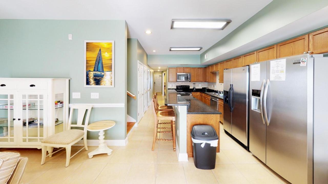 Coconut Grove By Coastline Resorts *