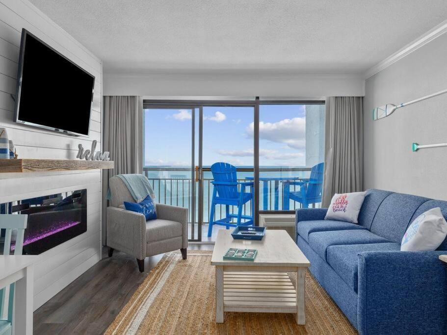 Holiday home Luxurious Fully Renovated 12th Story Ocean Front *