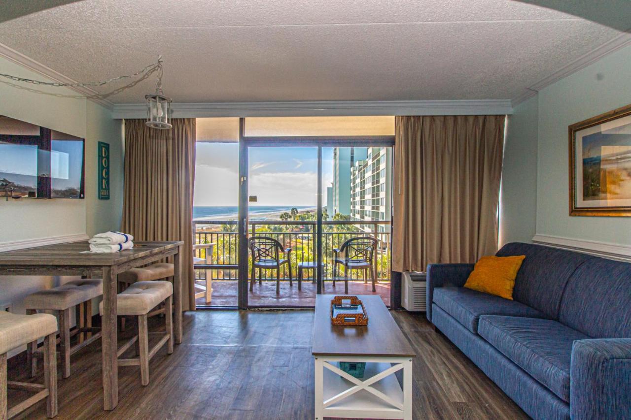 Holiday home Oversized Ocean View Queen With Beautiful Fireplace And Accents - Sleeps 4 Guests! *