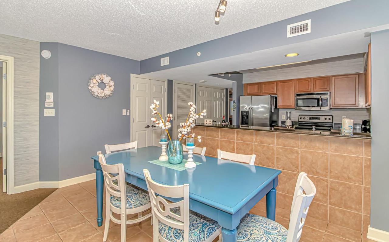 Malibu Pointe Beach Club - Across The Street From The Ocean! Sleeps 13 Guests! *