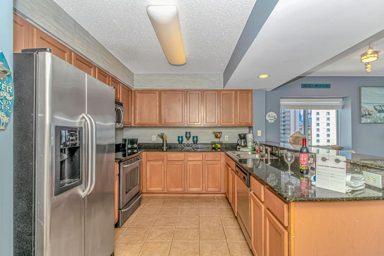Holiday home Malibu Pointe Beach Club - Across The Street From The Ocean! Sleeps 13 Guests!