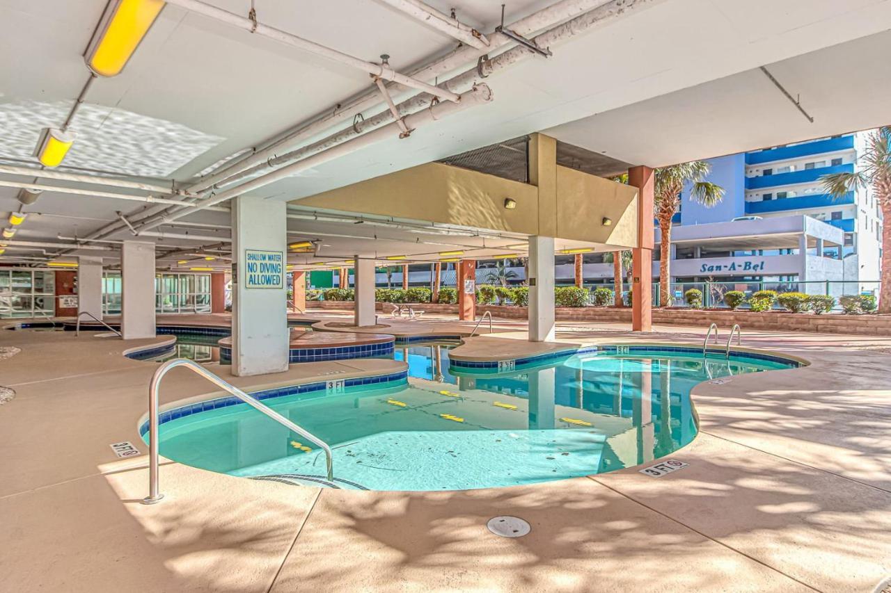 Holiday home Malibu Pointe Beach Club - Across The Street From The Ocean! Sleeps 13 Guests!