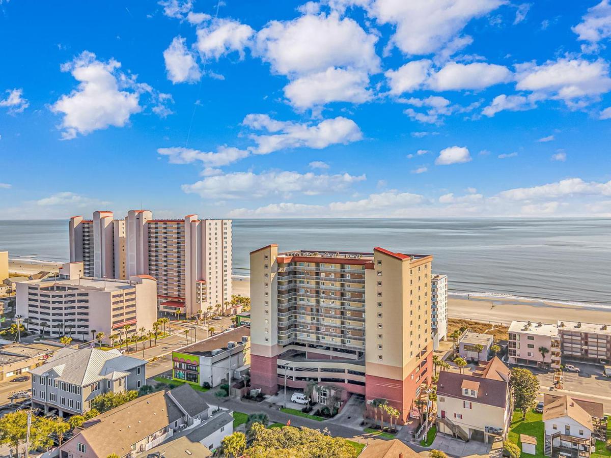 Malibu Pointe Beach Club - Across The Street From The Ocean! Sleeps 13 Guests! Holiday home