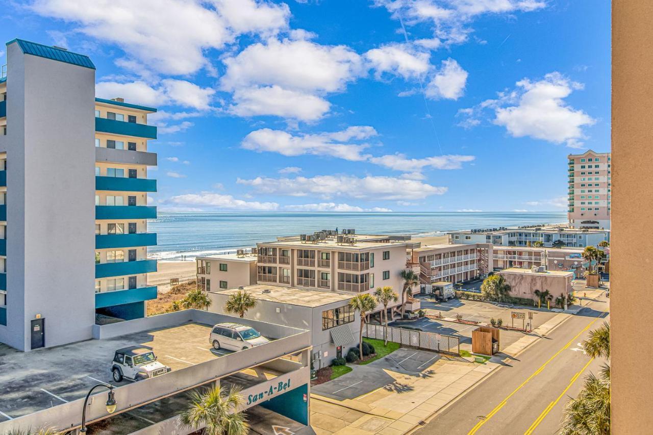 Malibu Pointe Beach Club - Across The Street From The Ocean! Sleeps 13 Guests! Holiday home
