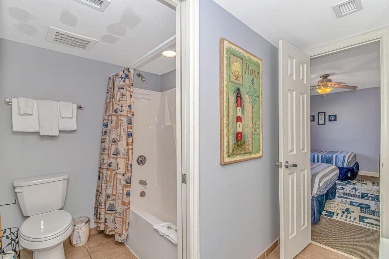 Holiday home Malibu Pointe Beach Club - Across The Street From The Ocean! Sleeps 13 Guests! *