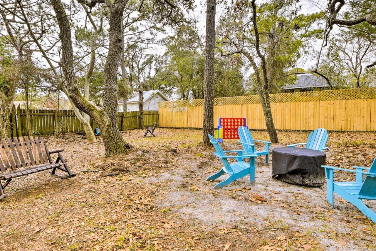 Holiday home Bright Retreat With Fire Pit - Walk To The Beach! *