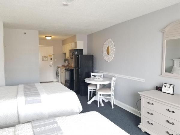 Holiday home Beautiful Double Queen With Ocean Views! Sea Mist 50811 - Perfect For 2-4 Guests!