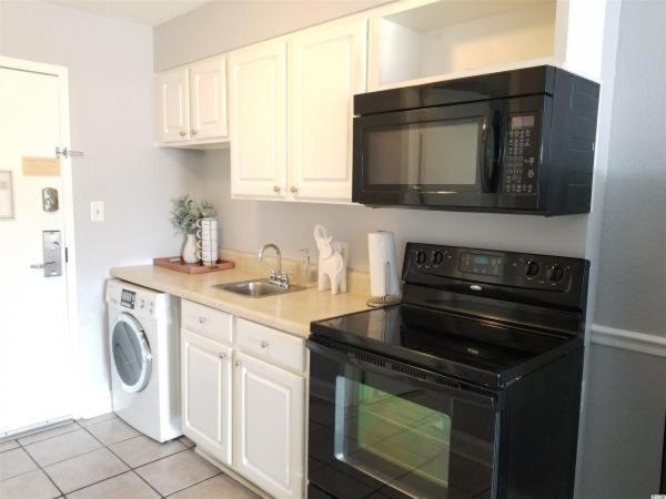 Beautiful Double Queen With Ocean Views! Sea Mist 50811 - Perfect For 2-4 Guests! Holiday home