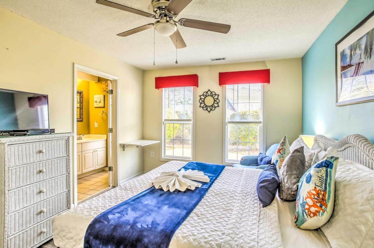 Apartment With Pool Access! *