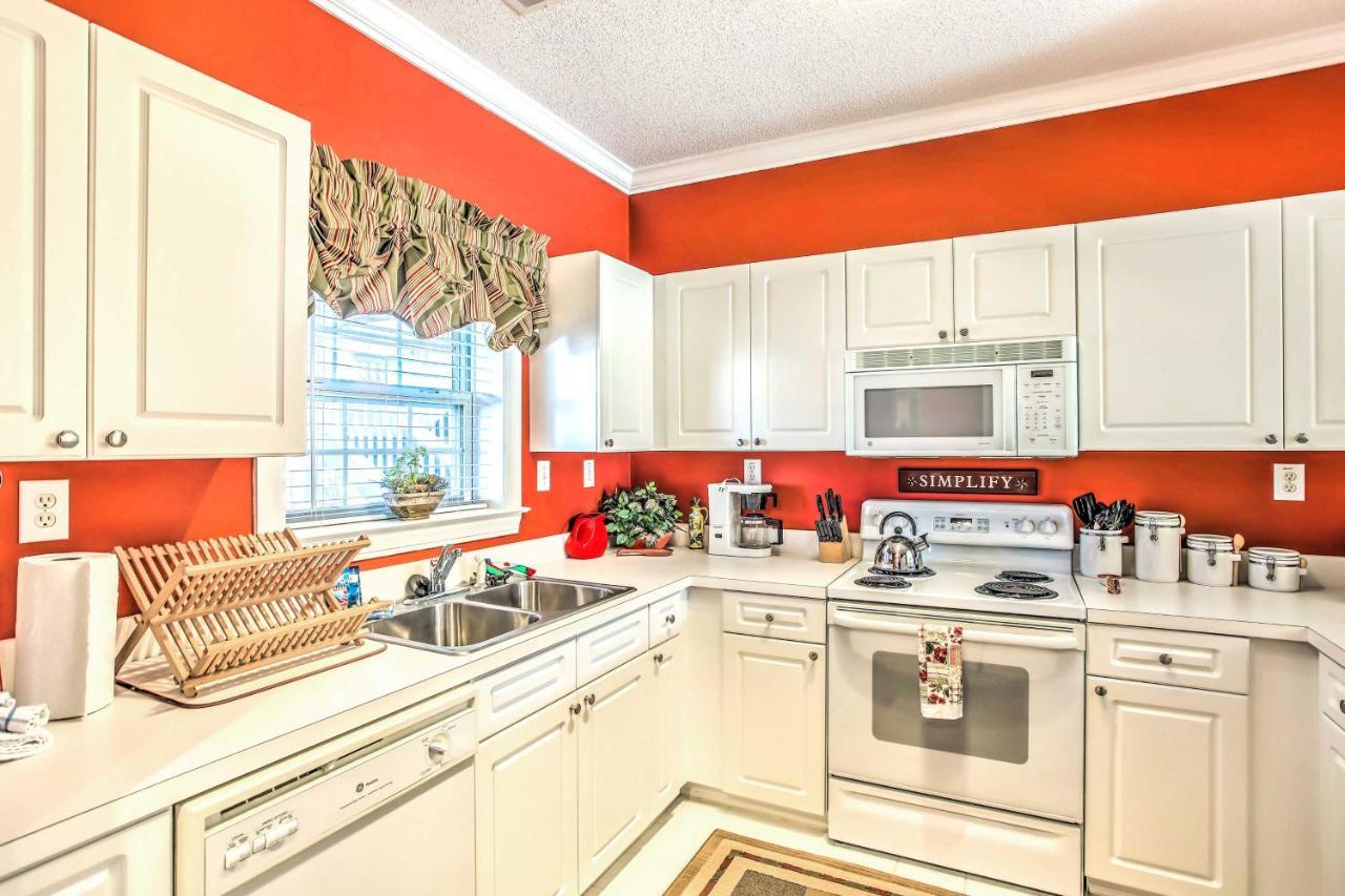 Apartment With Balcony And Pool Access! Myrtle Beach