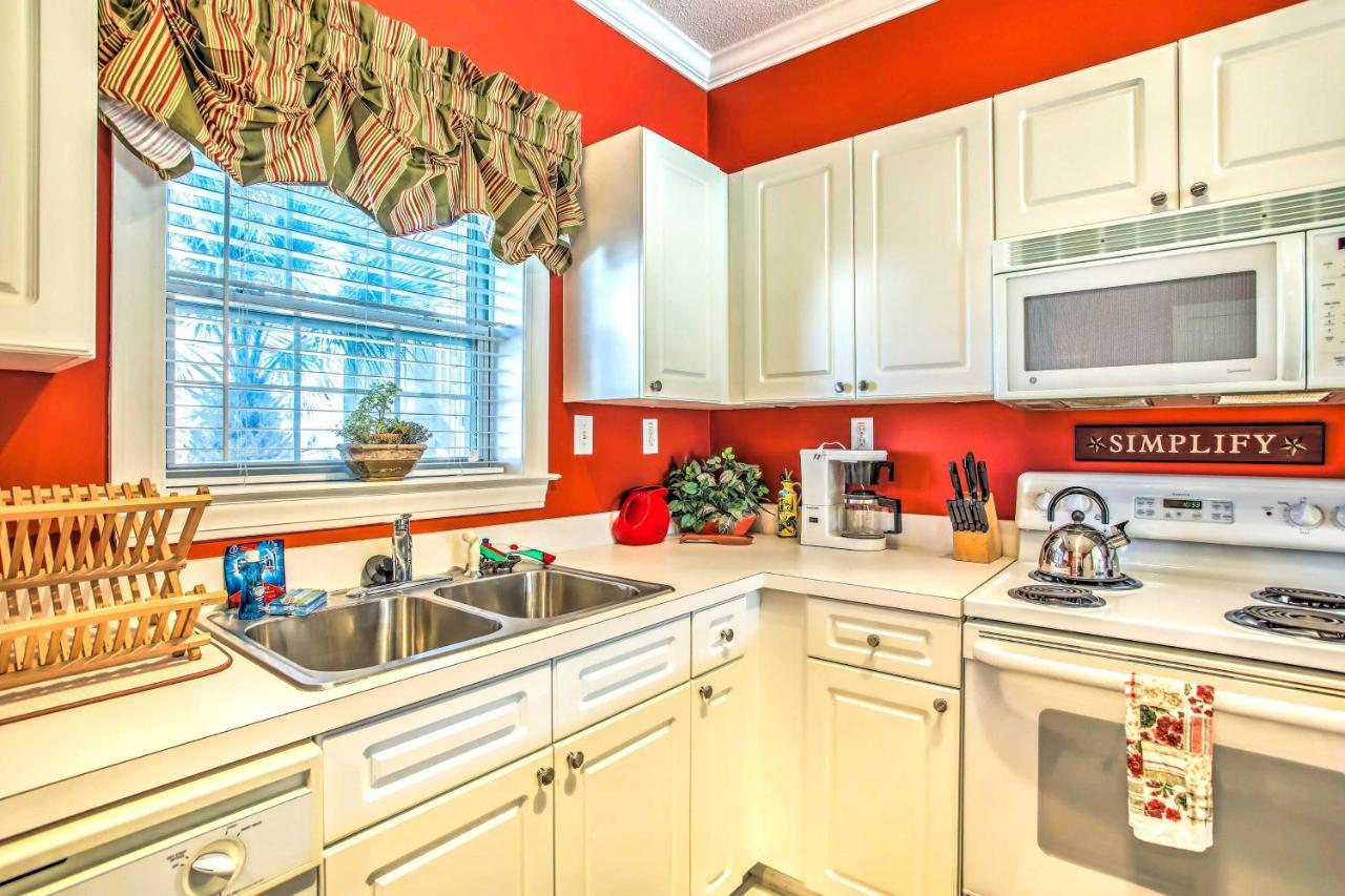 With Balcony And Pool Access! Apartment Myrtle Beach