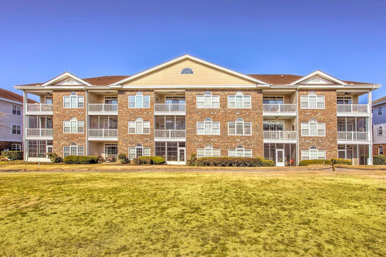 With Balcony And Pool Access! Apartment