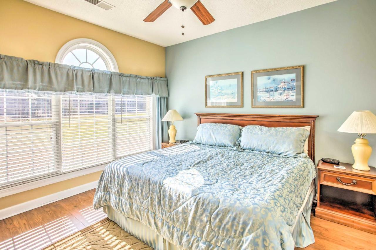 Apartment With Balcony And Pool Access! *