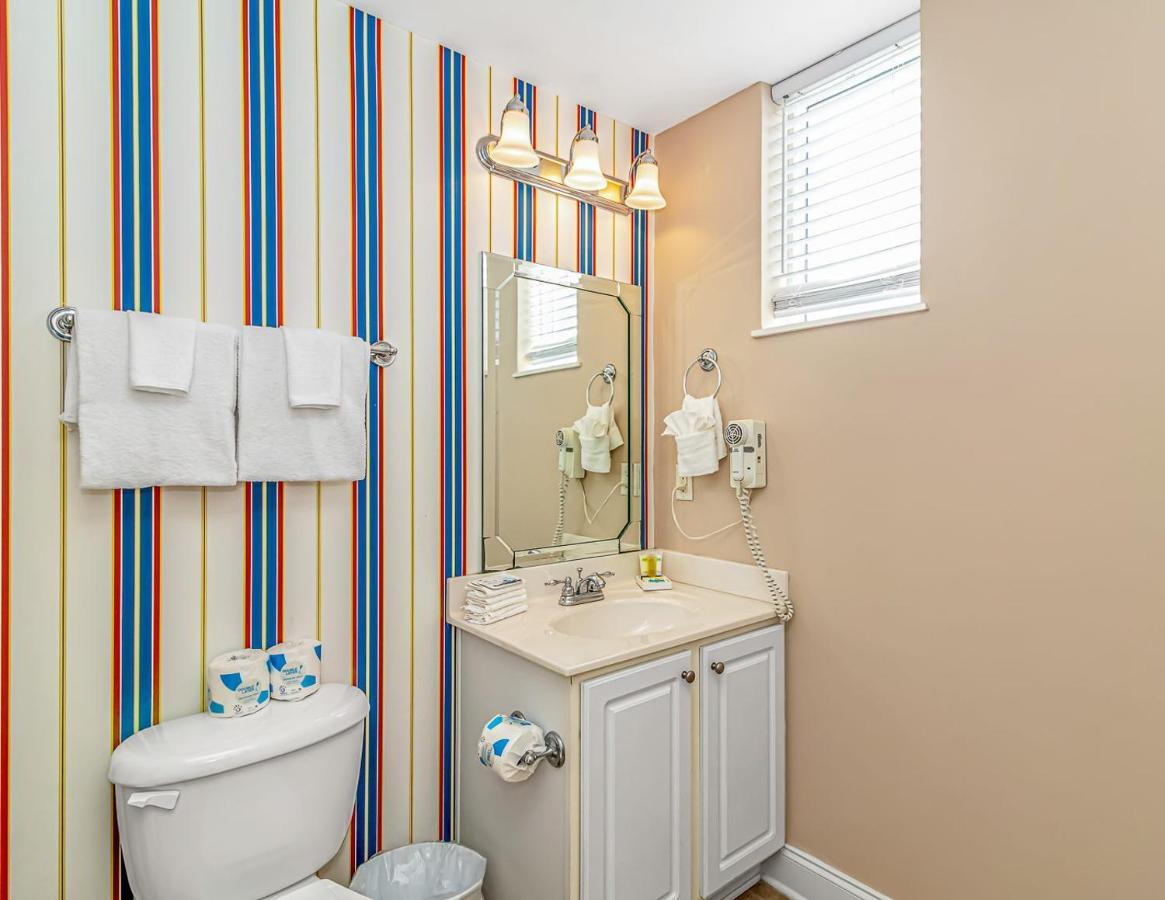 Apartment Ocean Breeze Luxury 3d, Nicely Updated! Across From The Ocean! Sleeps 18 ! Myrtle Beach