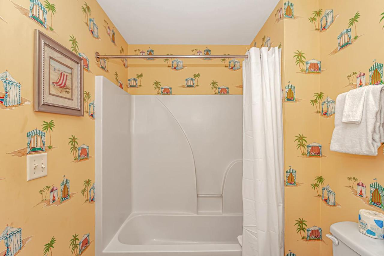 Ocean Breeze Luxury 3d, Nicely Updated! Across From The Ocean! Sleeps 18 ! Apartment