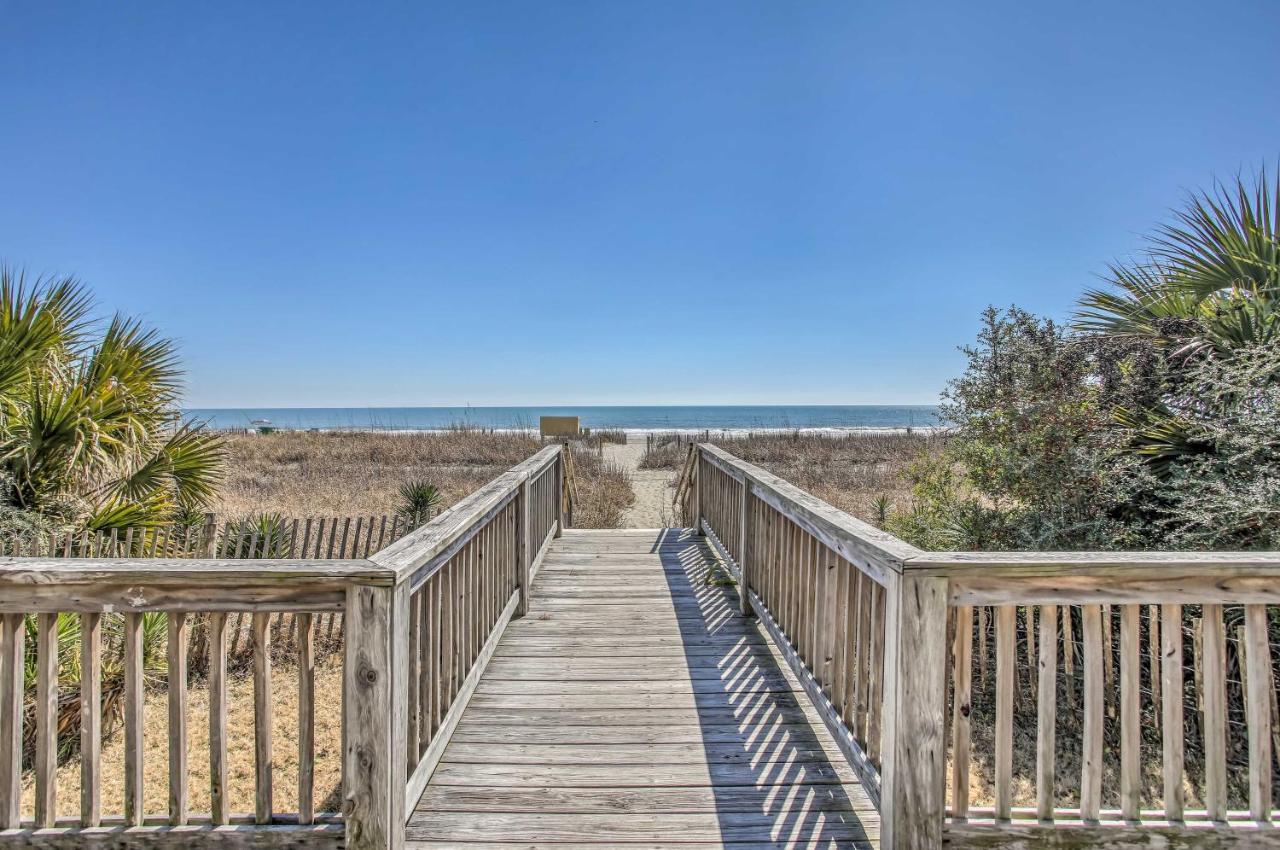 Airy Oceanfront With Balcony Apartment *