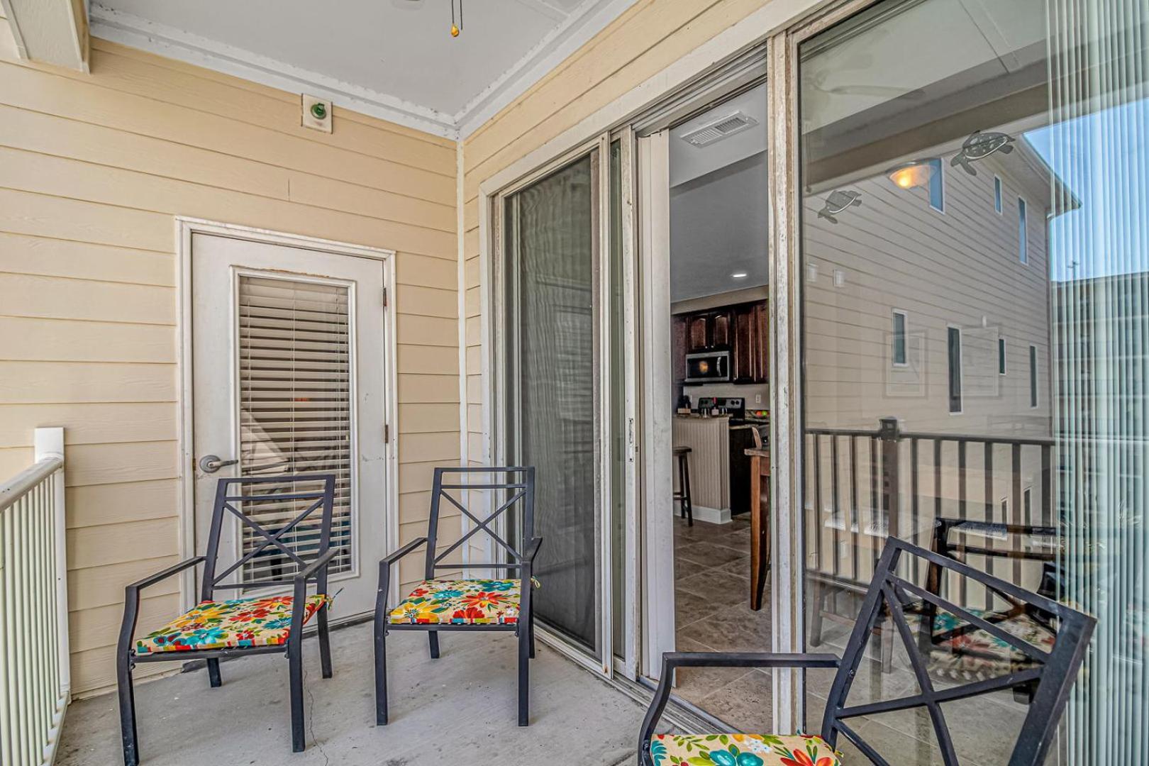 Ocean Breeze Luxury 3d, Nicely Updated! Across From The Ocean! Sleeps 18 ! *