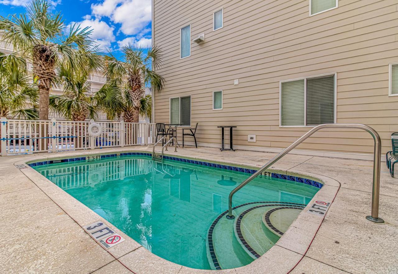 Apartment Ocean Breeze Luxury 3d, Nicely Updated! Across From The Ocean! Sleeps 18 !