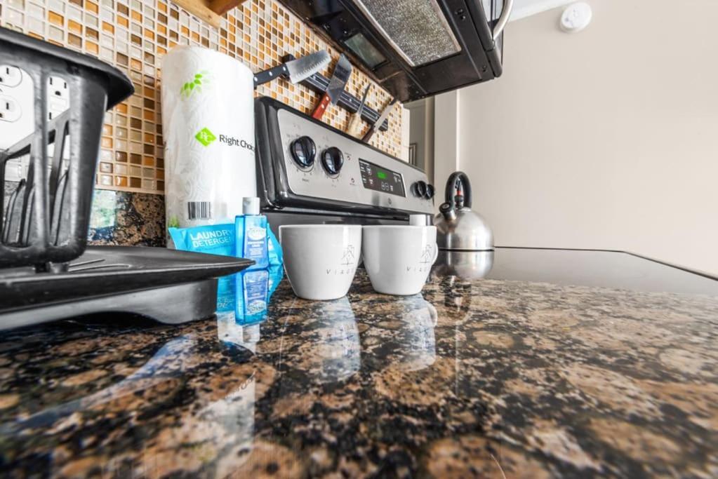 Apartment Superb Location 1br Pet Friendly Pool & Parking *