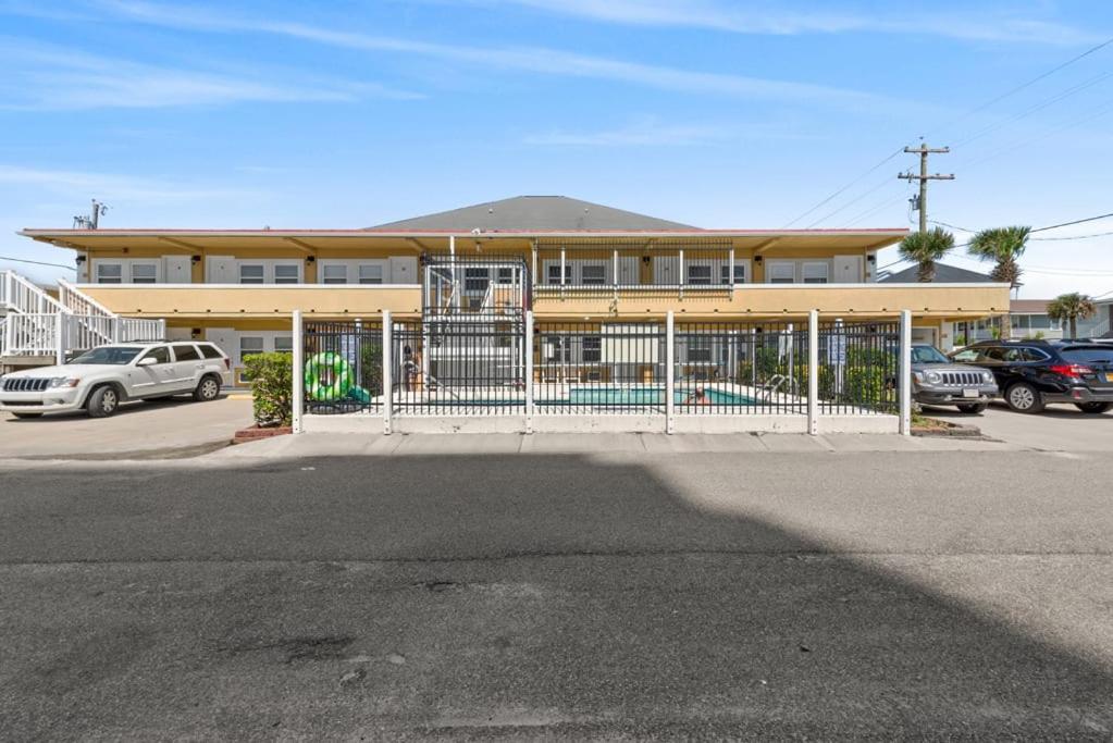 Apartment Superb Location 1br Pet Friendly Pool & Parking