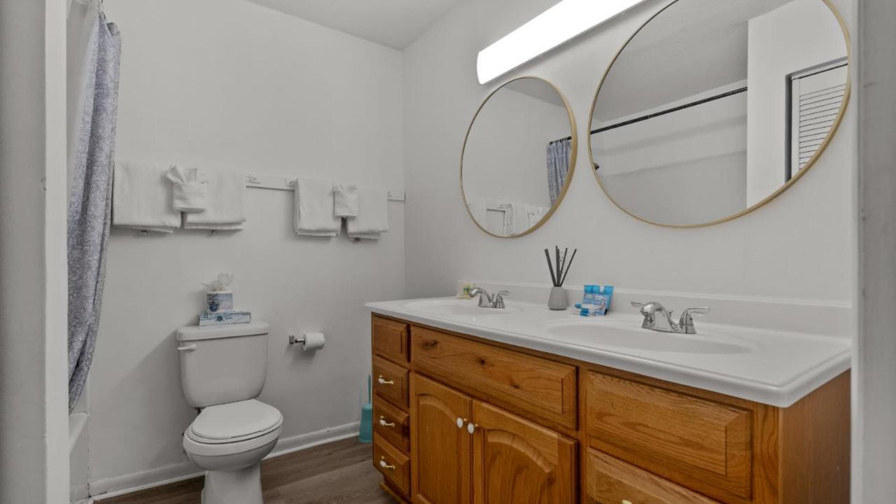 Cozy 2br Close To The *