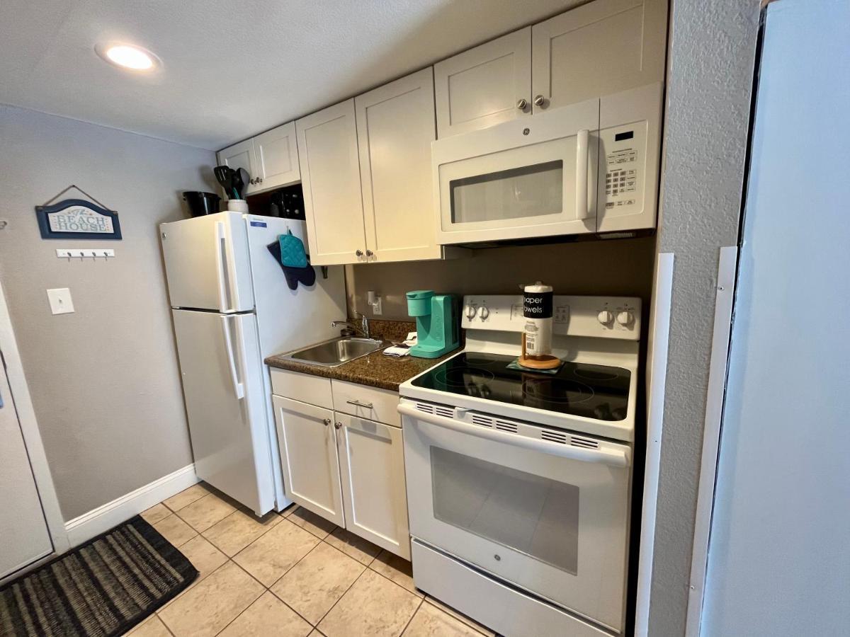 Gone Coastal. Apartment Myrtle Beach