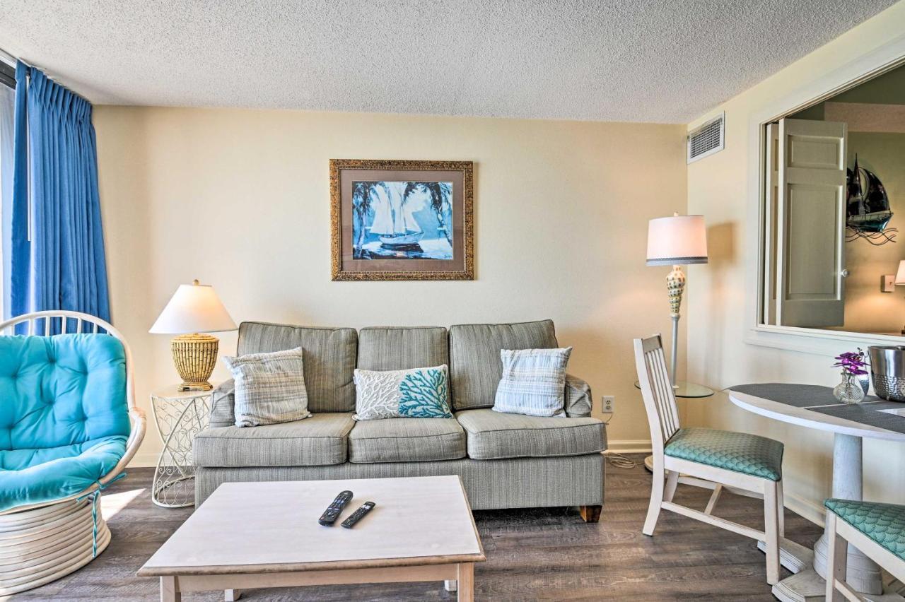 Oceanfront, Pools! Apartment *