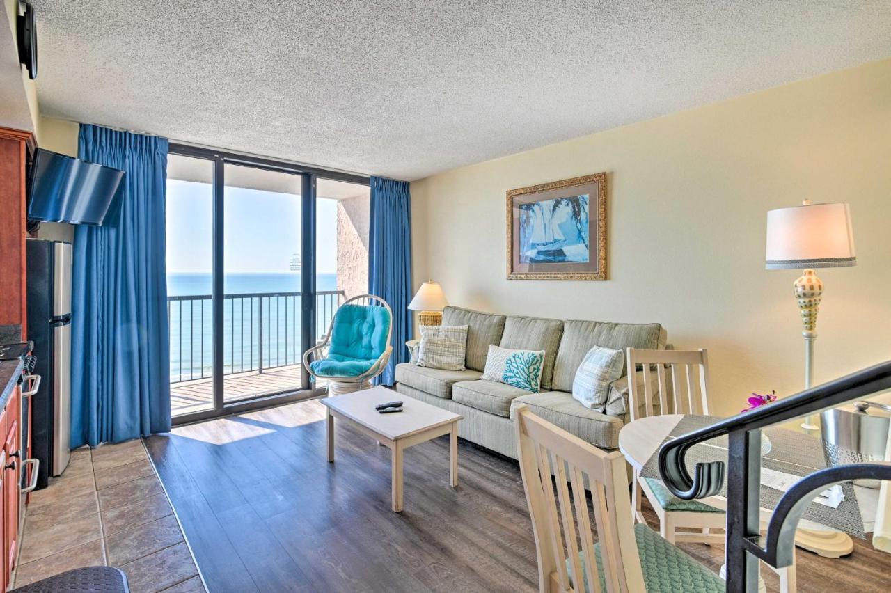 Apartment Oceanfront, Pools!