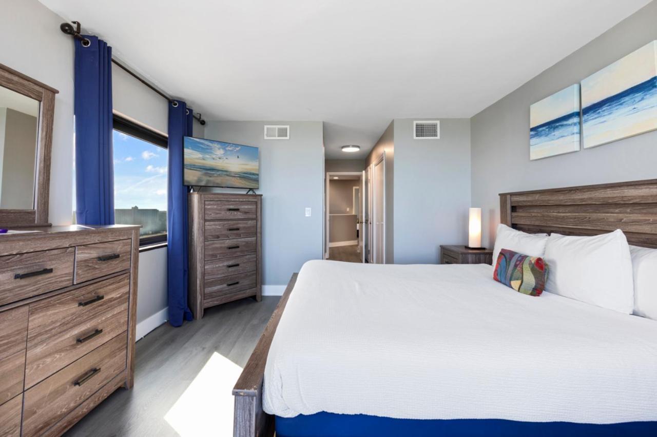 Hosteeva 17th Floor Palms Penthouse Oceanfront W Balcony Apartment *