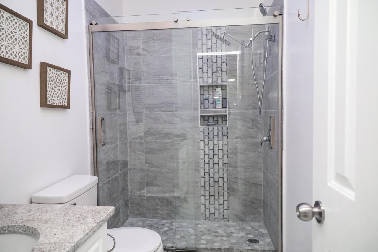 Gorgeous On Golf Course Near Broadway At The Beach Apartment