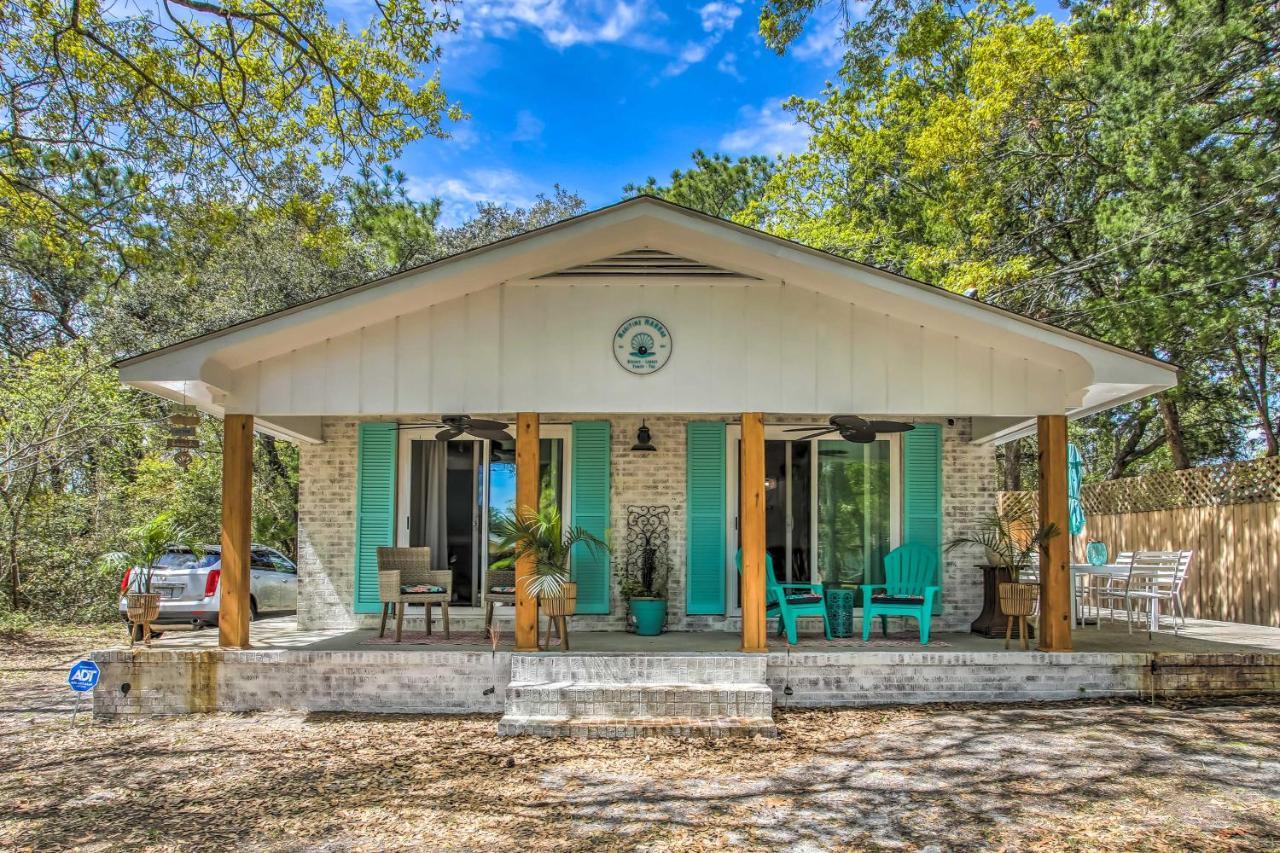 Holiday home Bright Retreat With Fire Pit - Walk To The Beach! *