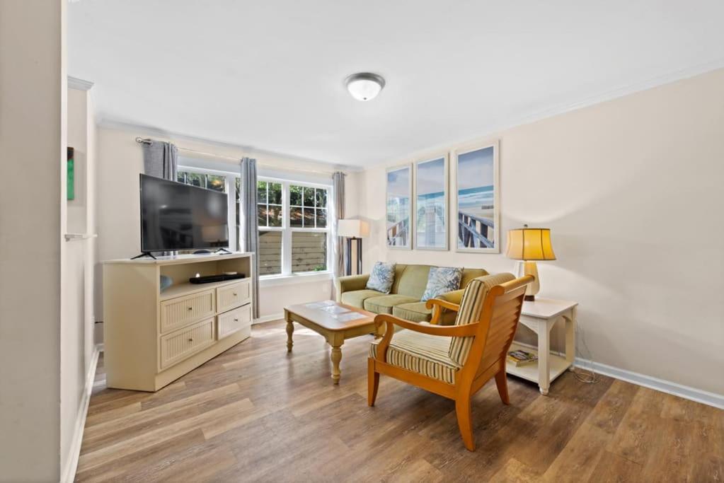 Bright Duplex 2br Walking Distance From The Apartment