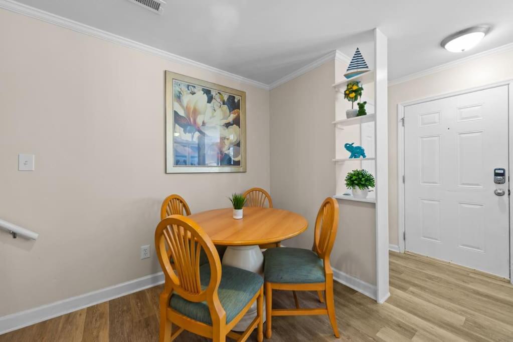 Apartment Bright Duplex 2br Walking Distance From The *
