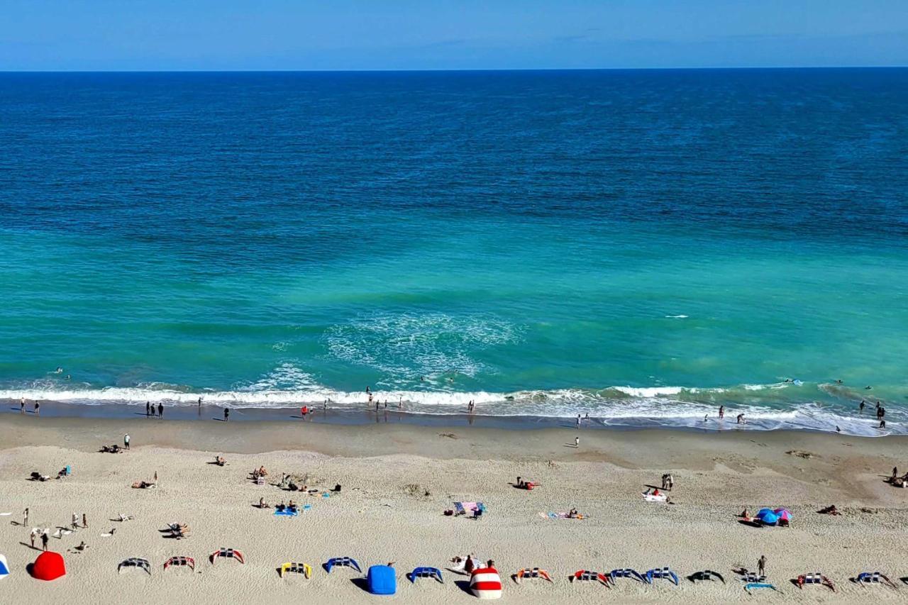 Apartment Oceanfront, Pools!