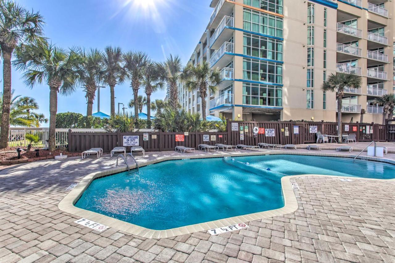 Oceanfront, Pools! Apartment *