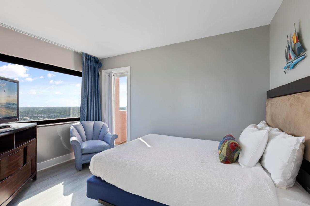 Hosteeva 17th Floor Palms Penthouse Oceanfront W Balcony *