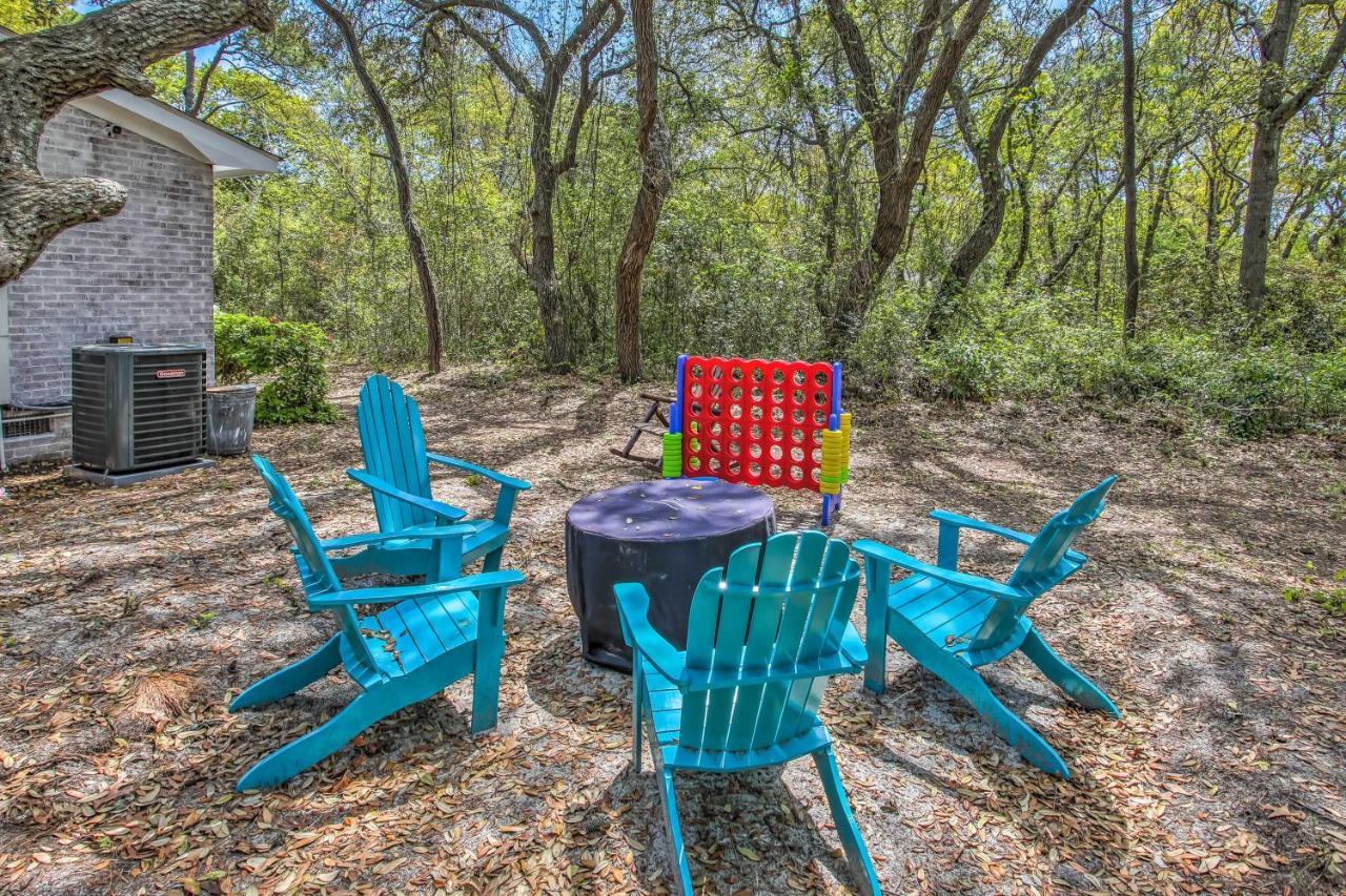 Bright Retreat With Fire Pit - Walk To The Beach! Myrtle Beach