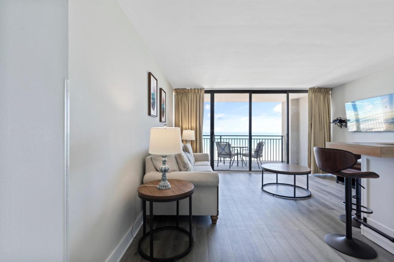 Lively Views From The Balcony At Ocean Forest Plaza Apartment