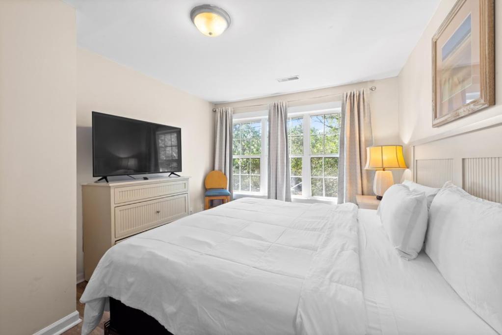Apartment Bright Duplex 2br Walking Distance From The *