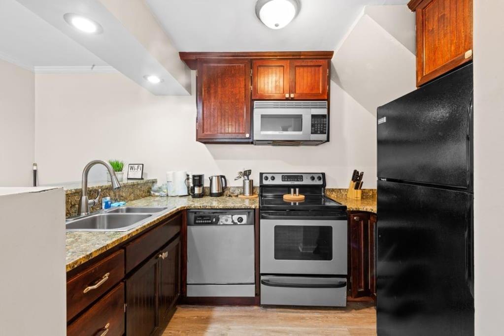 Bright Duplex 2br Walking Distance From The Apartment