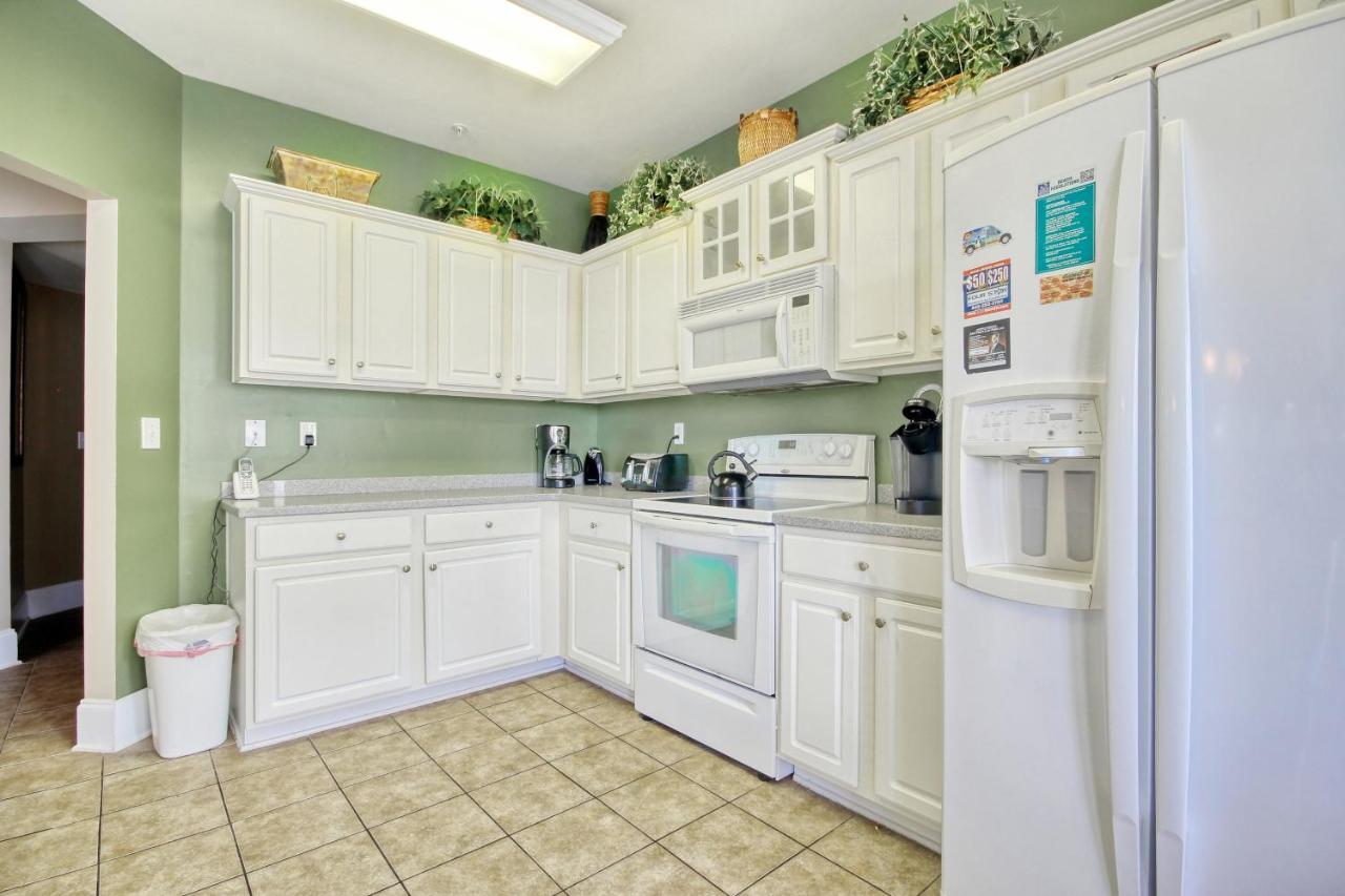 Edge Water 632 Apartment