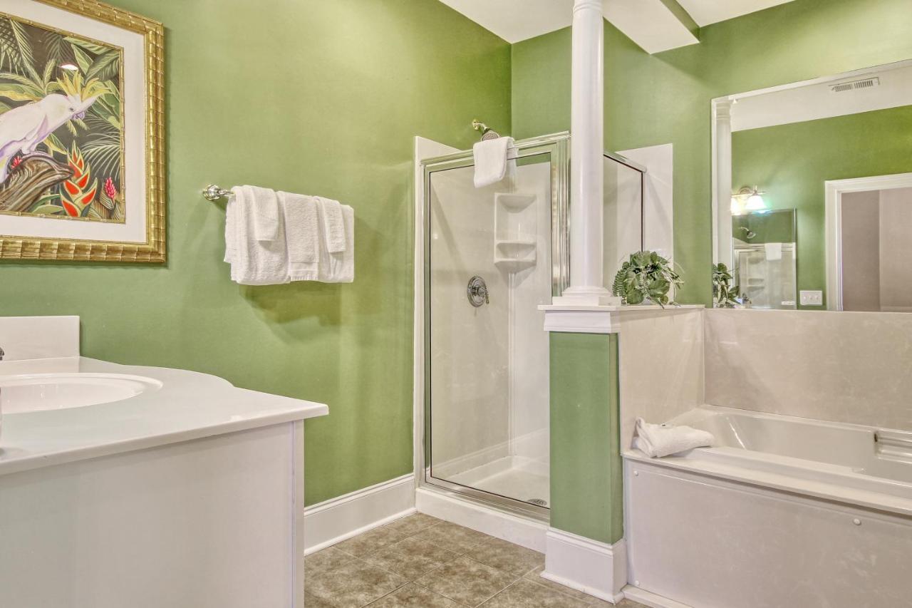 Apartment Edge Water 632