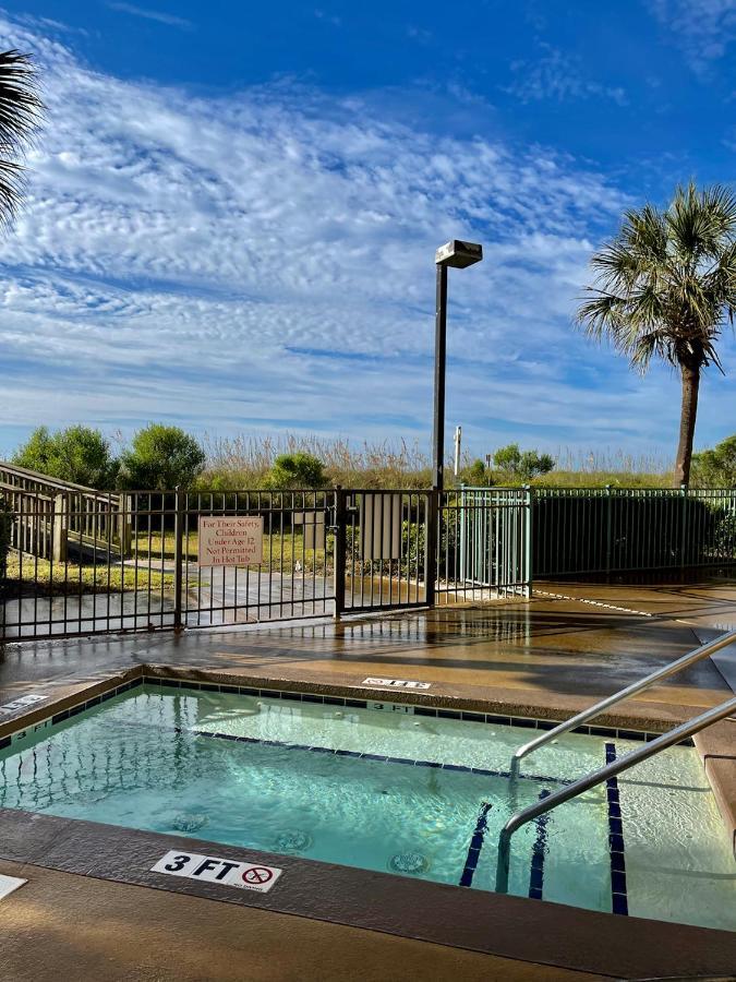 Oceanview With Pool, Hot Tub, Balcony, Right On The Apartment