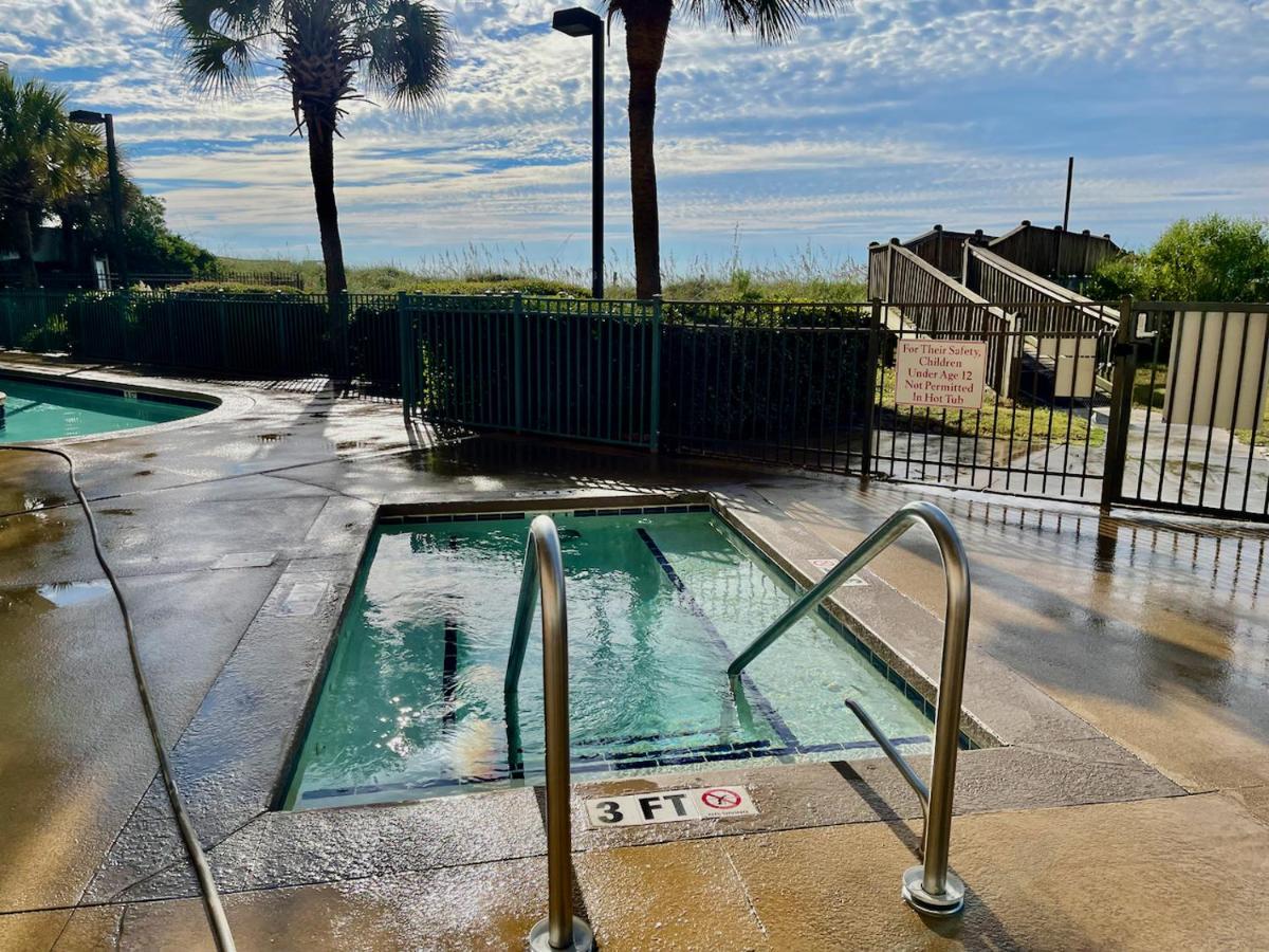 Oceanview With Pool, Hot Tub, Balcony, Right On The Myrtle Beach