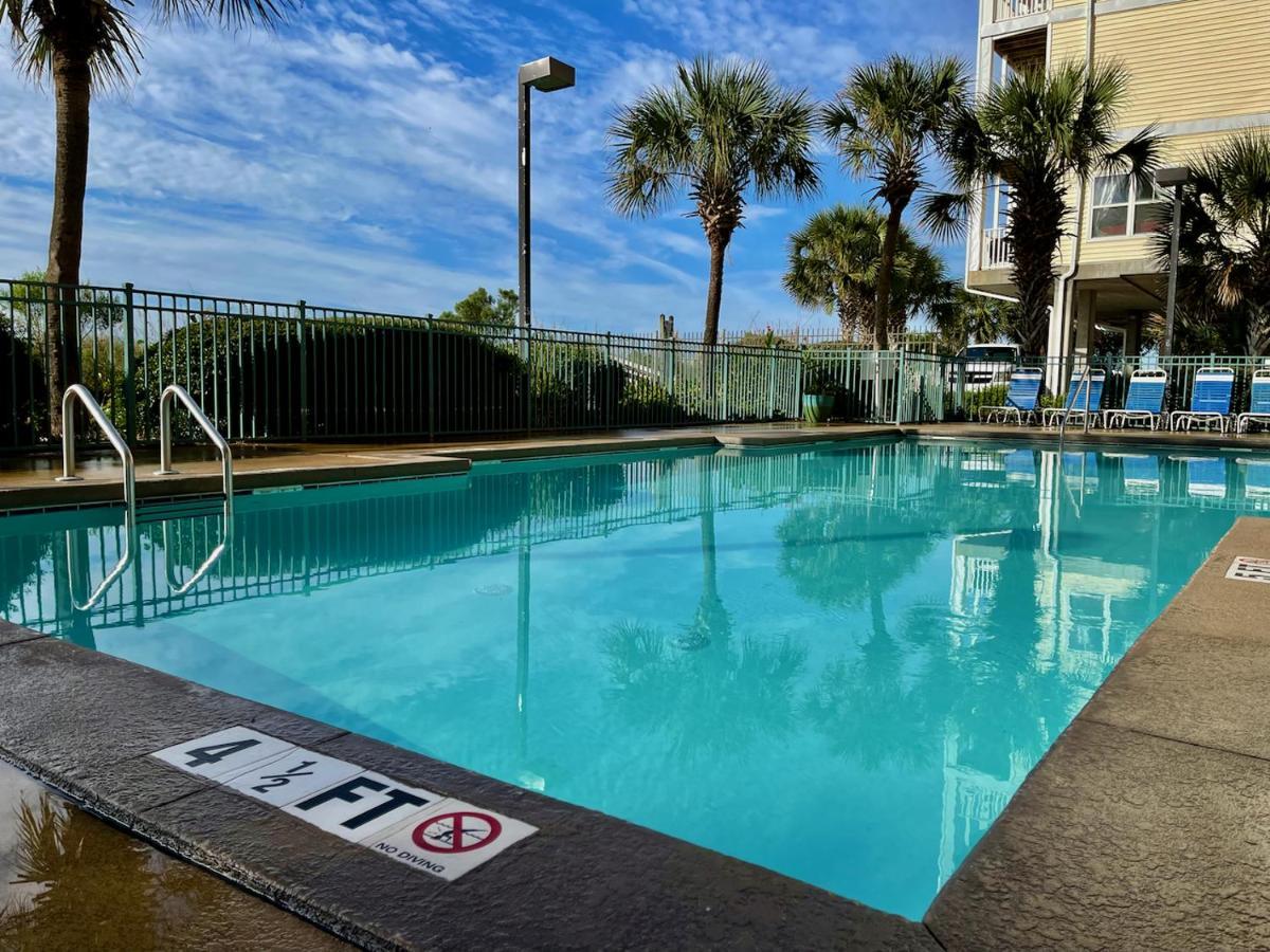 Oceanview With Pool, Hot Tub, Balcony, Right On The Apartment *