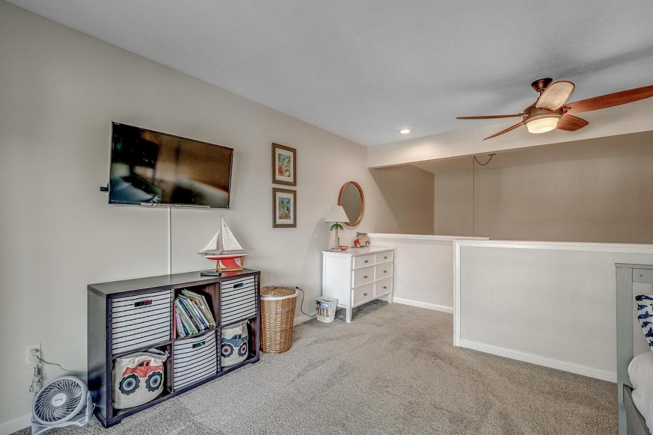 Large Family Friendly - Steps To The Beach! Holiday home *
