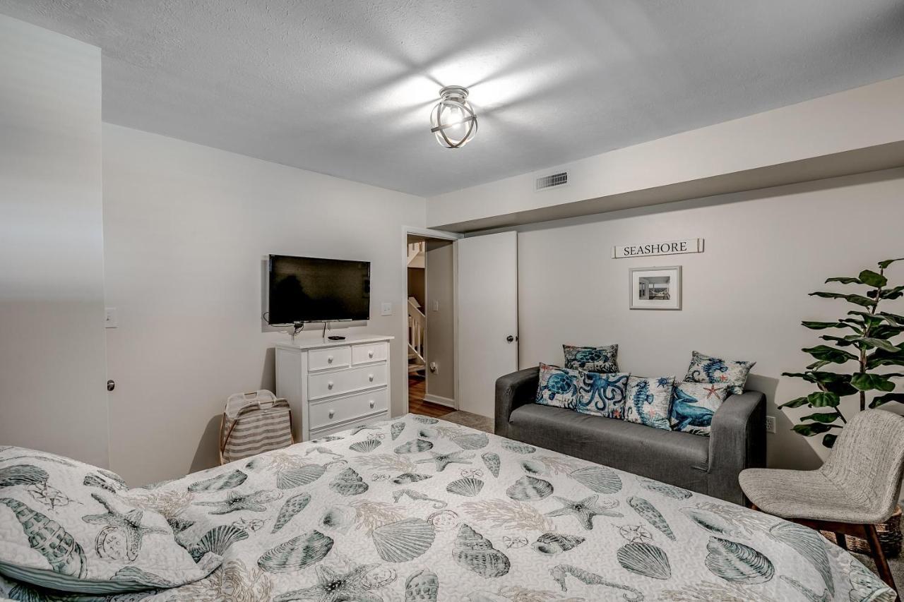 Holiday home Large Family Friendly - Steps To The Beach!