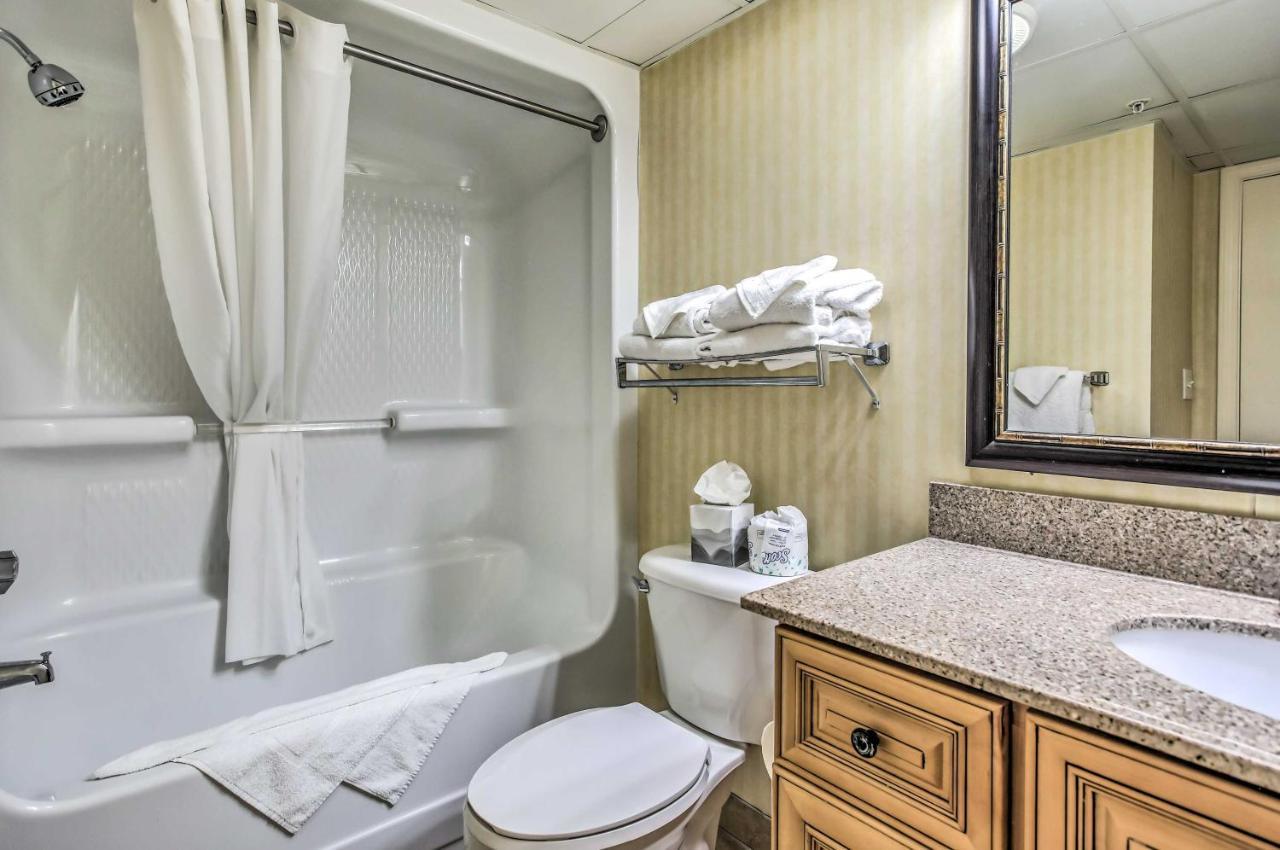 Ocean View And Access To Pool, And